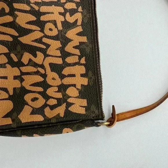 LOUIS VUITTON x Stephen Sprouse ‘Graffiti’ Pochette  with long strap non-branded - Picture 5 of 17